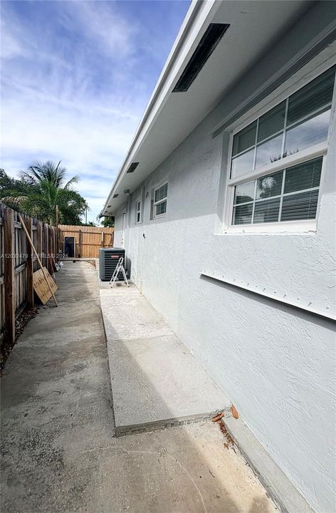 For Rent: $3,300 (3 beds, 2 baths, 1014 Square Feet)