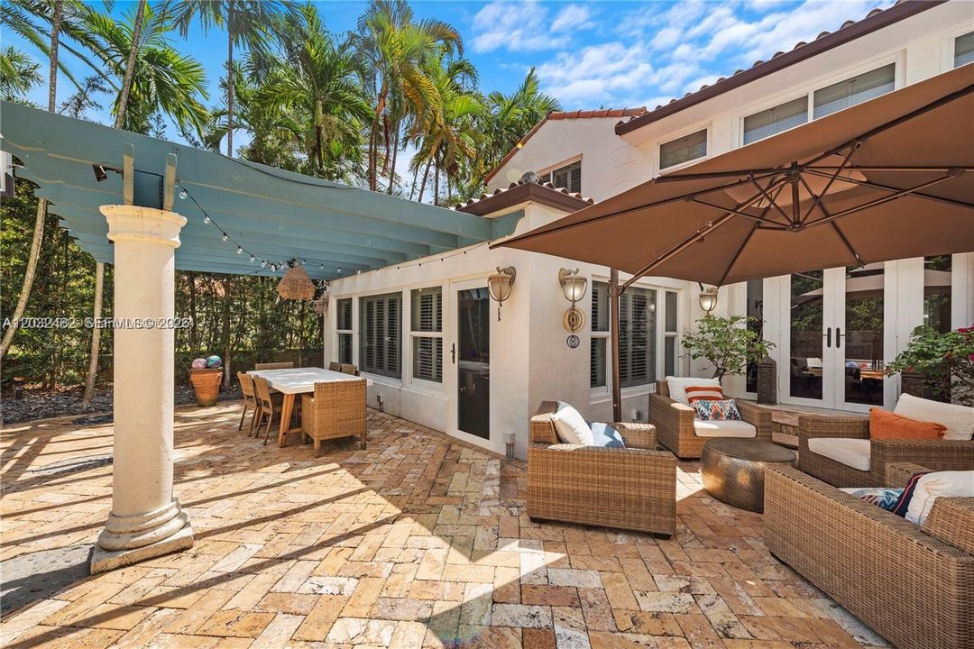 For Rent: $19,500 (4 beds, 3 baths, 2986 Square Feet)