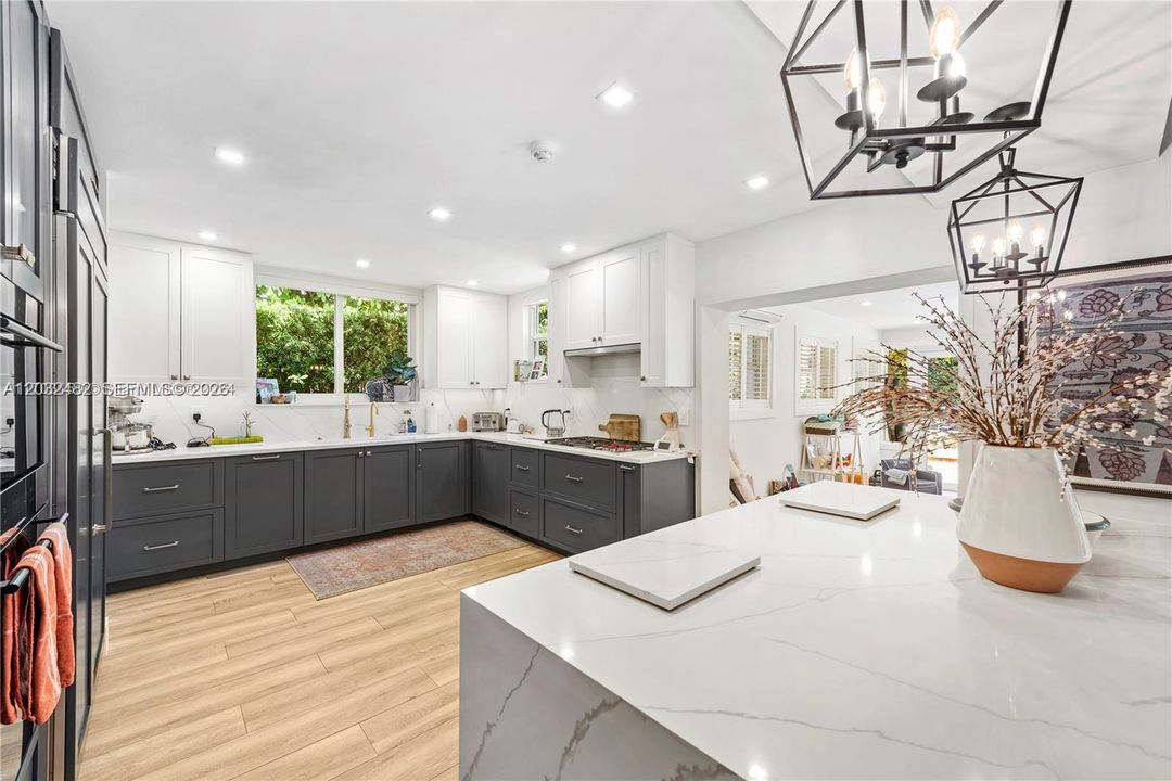 For Rent: $19,500 (4 beds, 3 baths, 2986 Square Feet)