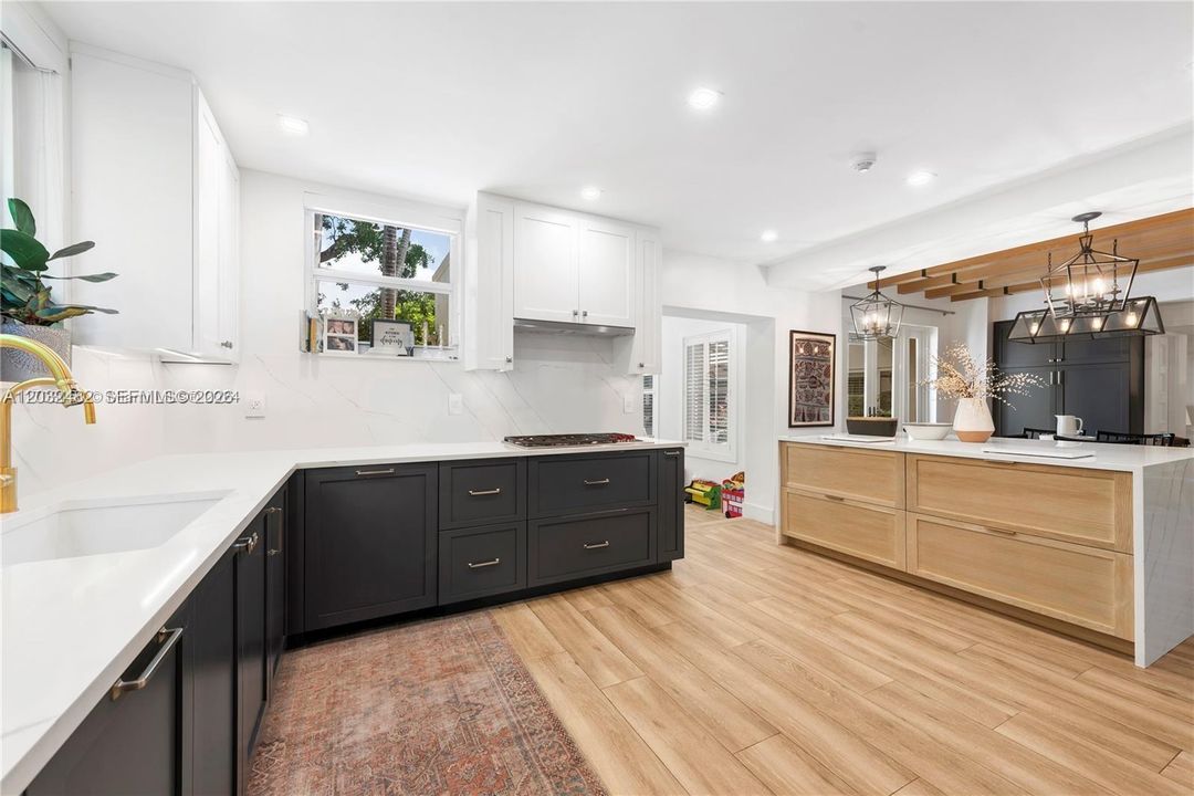 For Rent: $19,500 (4 beds, 3 baths, 2986 Square Feet)
