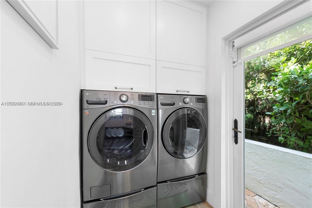 For Rent: $19,500 (4 beds, 3 baths, 2986 Square Feet)