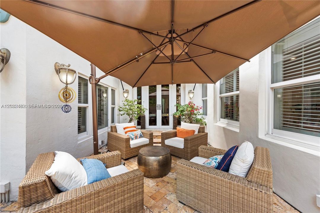 For Rent: $19,500 (4 beds, 3 baths, 2986 Square Feet)