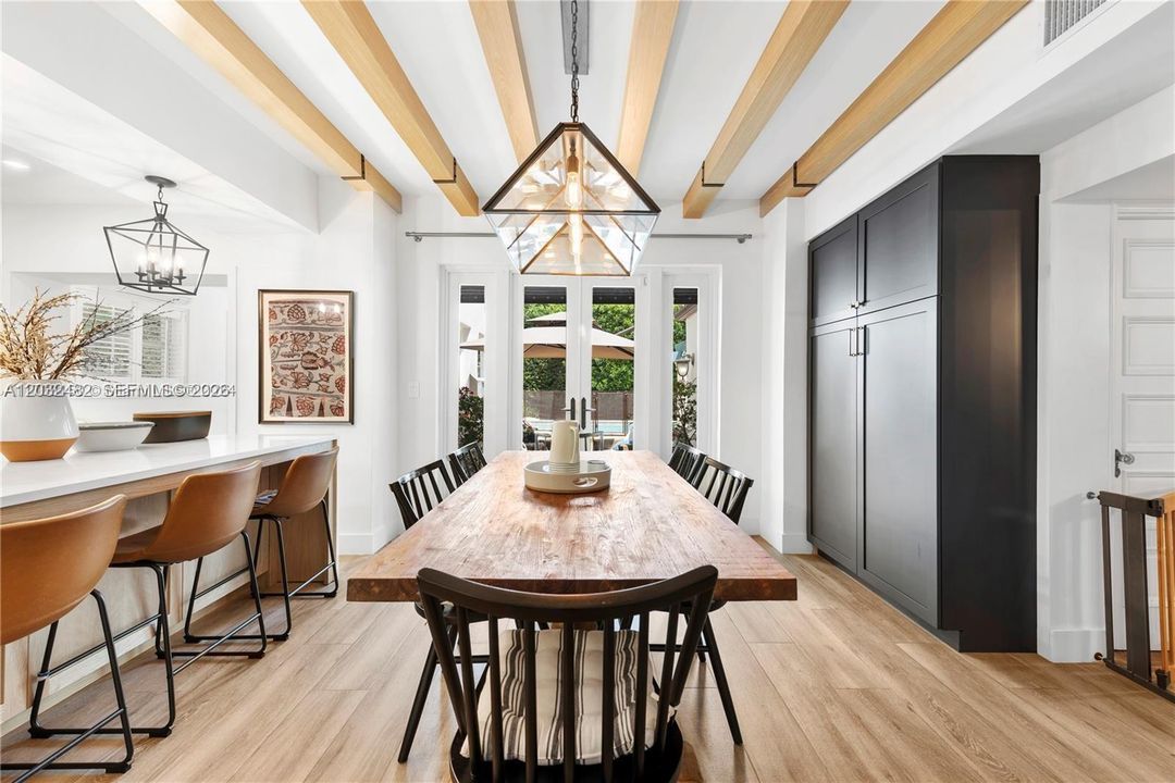 For Rent: $19,500 (4 beds, 3 baths, 2986 Square Feet)