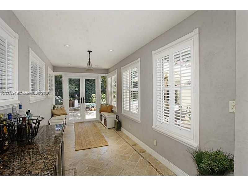 For Rent: $19,500 (4 beds, 3 baths, 2986 Square Feet)
