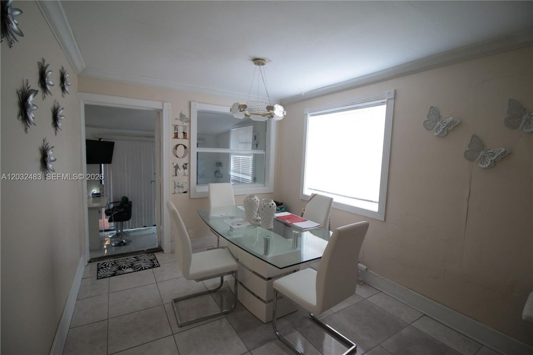 For Sale: $585,000 (2 beds, 1 baths, 1782 Square Feet)