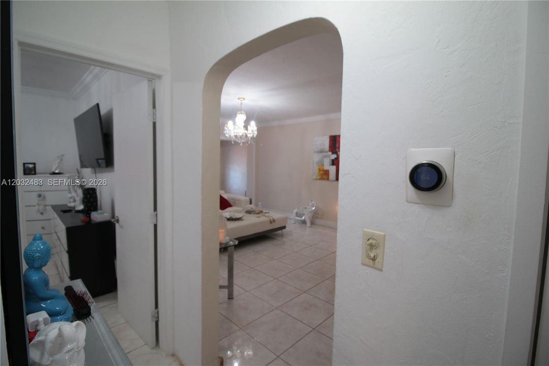 For Sale: $585,000 (2 beds, 1 baths, 1782 Square Feet)