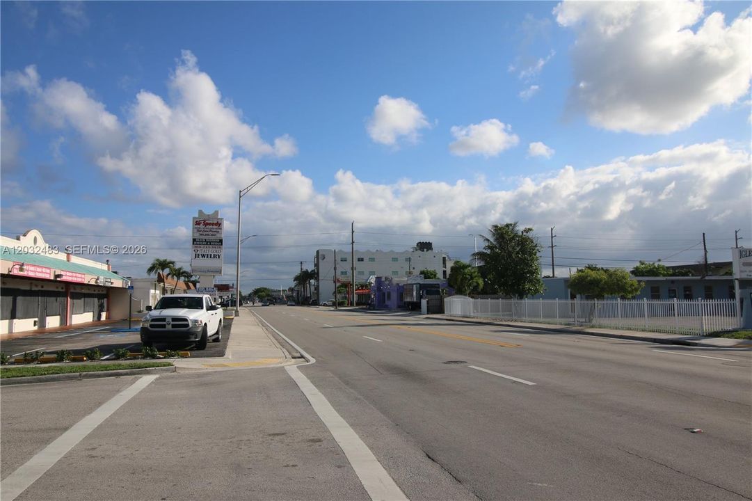 For Sale: $585,000 (2 beds, 1 baths, 1782 Square Feet)