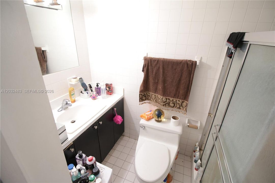 For Sale: $585,000 (2 beds, 1 baths, 1782 Square Feet)