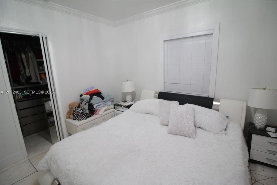For Sale: $585,000 (2 beds, 1 baths, 1782 Square Feet)