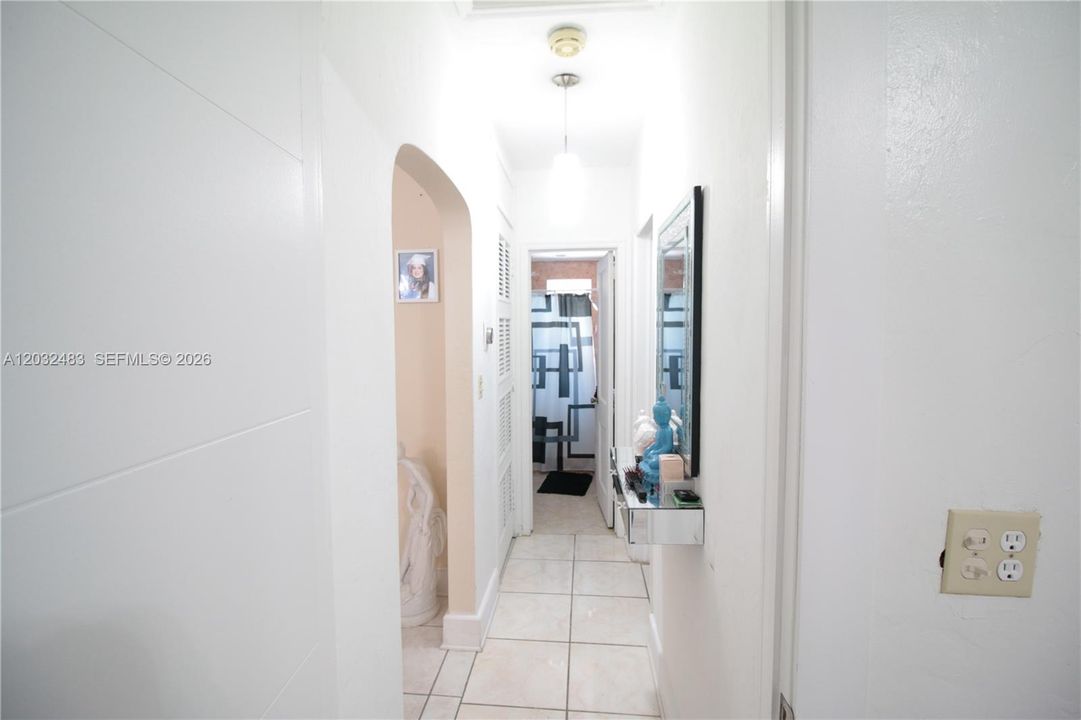 For Sale: $585,000 (2 beds, 1 baths, 1782 Square Feet)