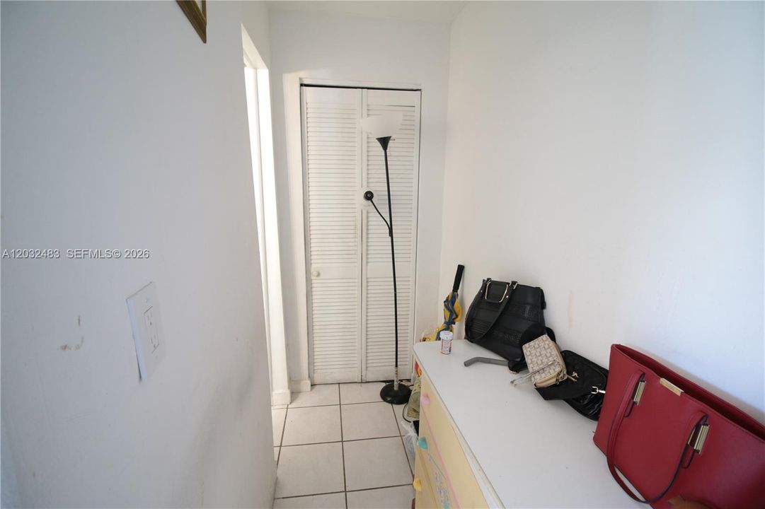 For Sale: $585,000 (2 beds, 1 baths, 1782 Square Feet)
