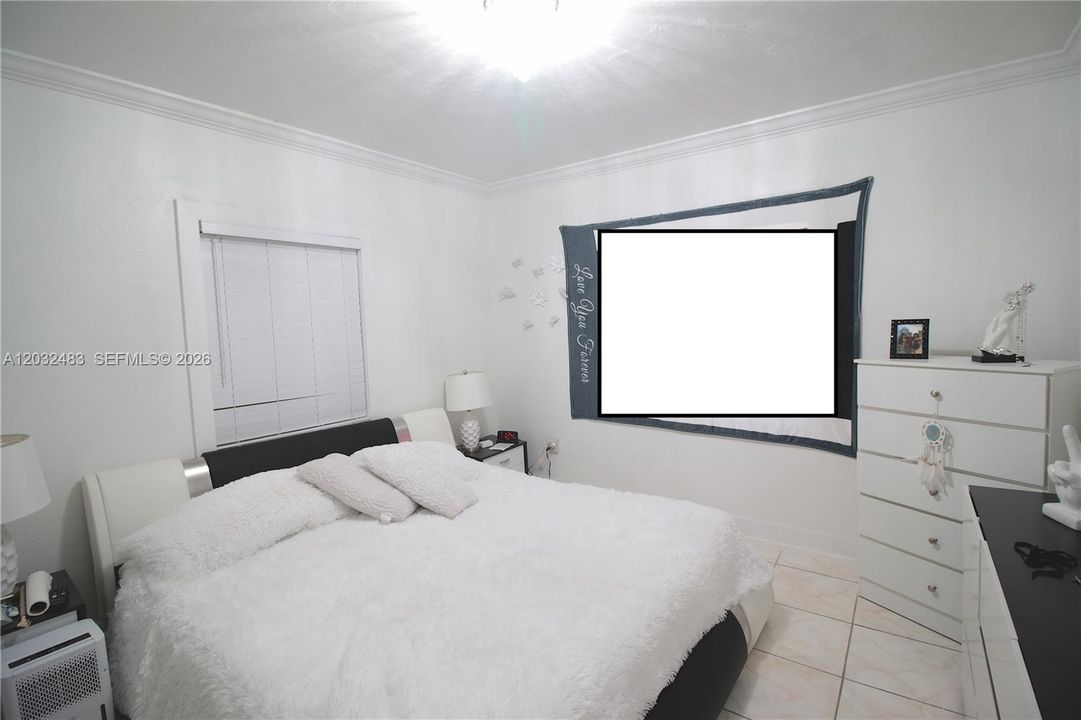 For Sale: $585,000 (2 beds, 1 baths, 1782 Square Feet)