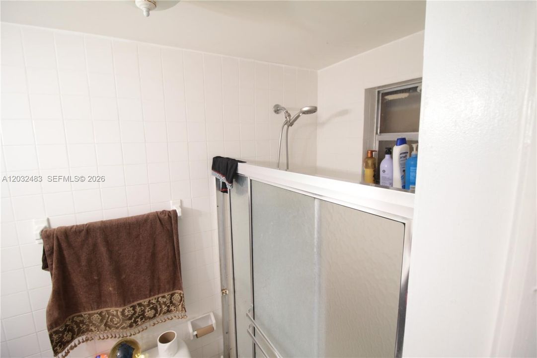 For Sale: $585,000 (2 beds, 1 baths, 1782 Square Feet)