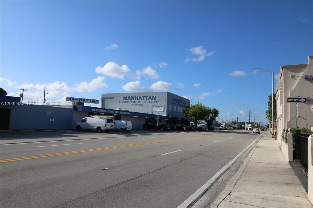 For Sale: $585,000 (2 beds, 1 baths, 1782 Square Feet)