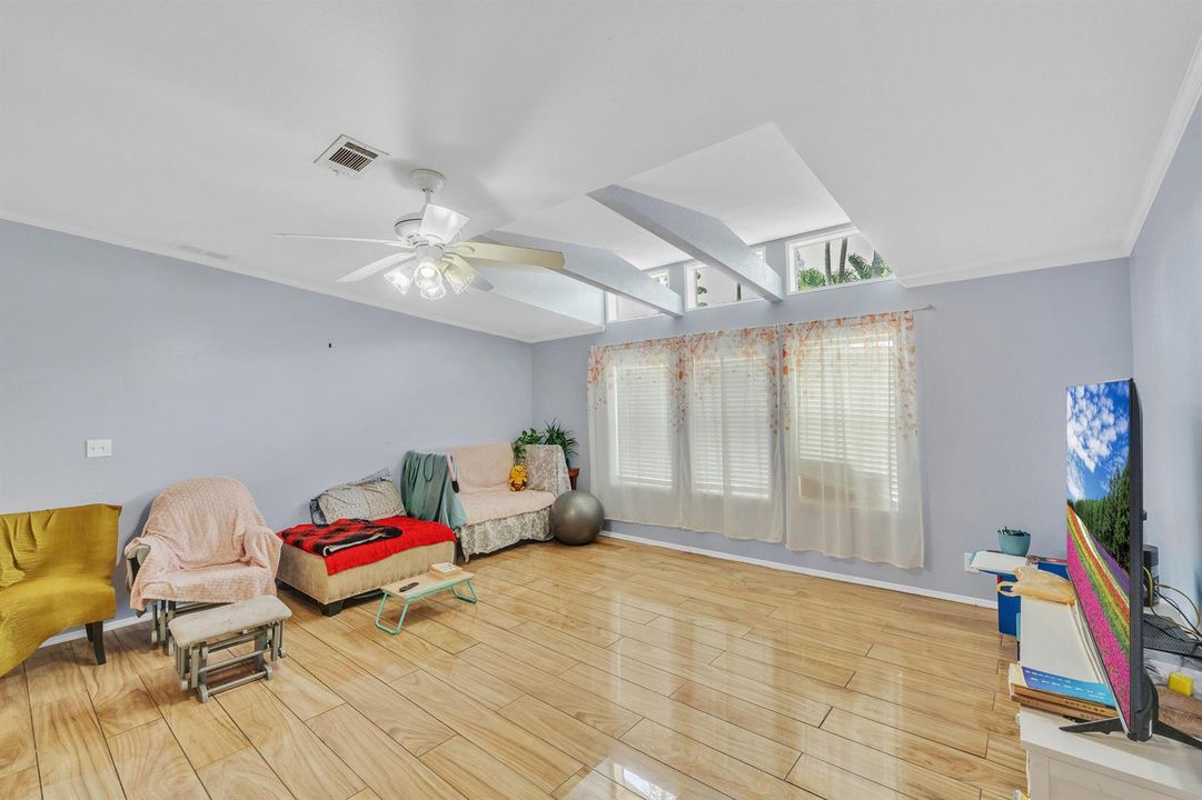 12 Living Area (1)