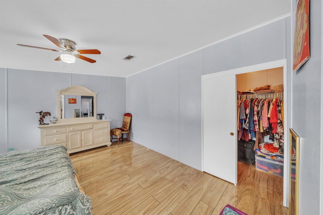 11 Primary Bedroom (2)