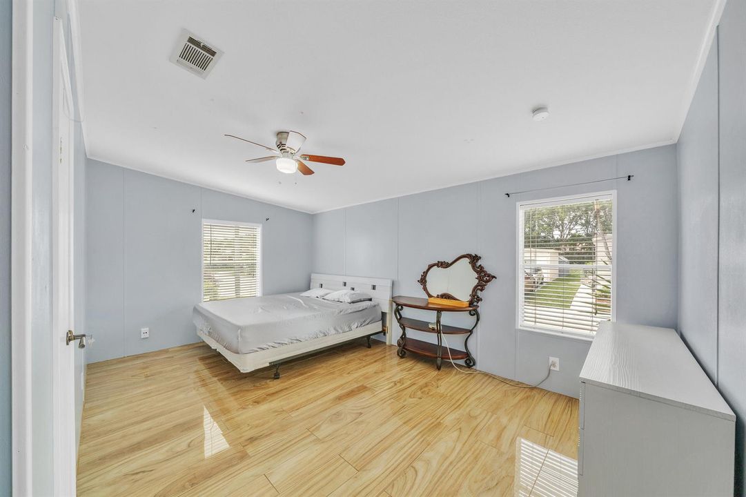 5 Guest Bedroom A (1)