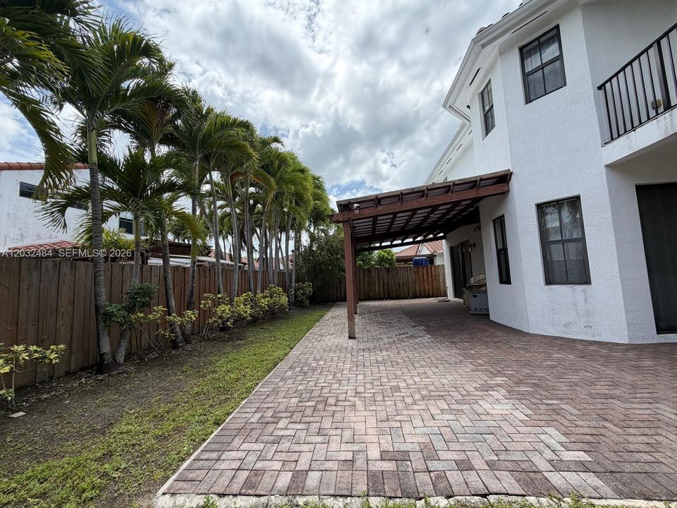 For Sale: $980,000 (4 beds, 3 baths, 3010 Square Feet)