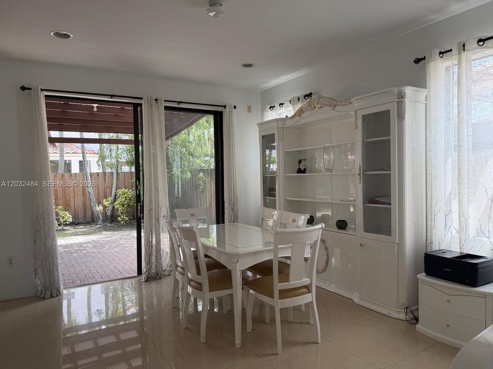 For Sale: $980,000 (4 beds, 3 baths, 3010 Square Feet)