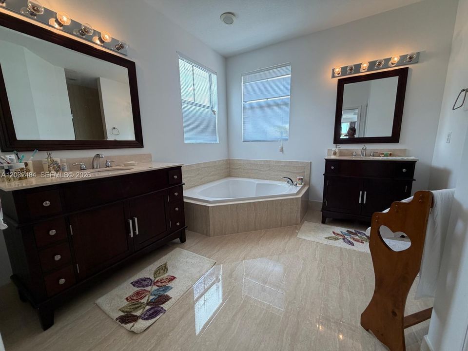 For Sale: $980,000 (4 beds, 3 baths, 3010 Square Feet)