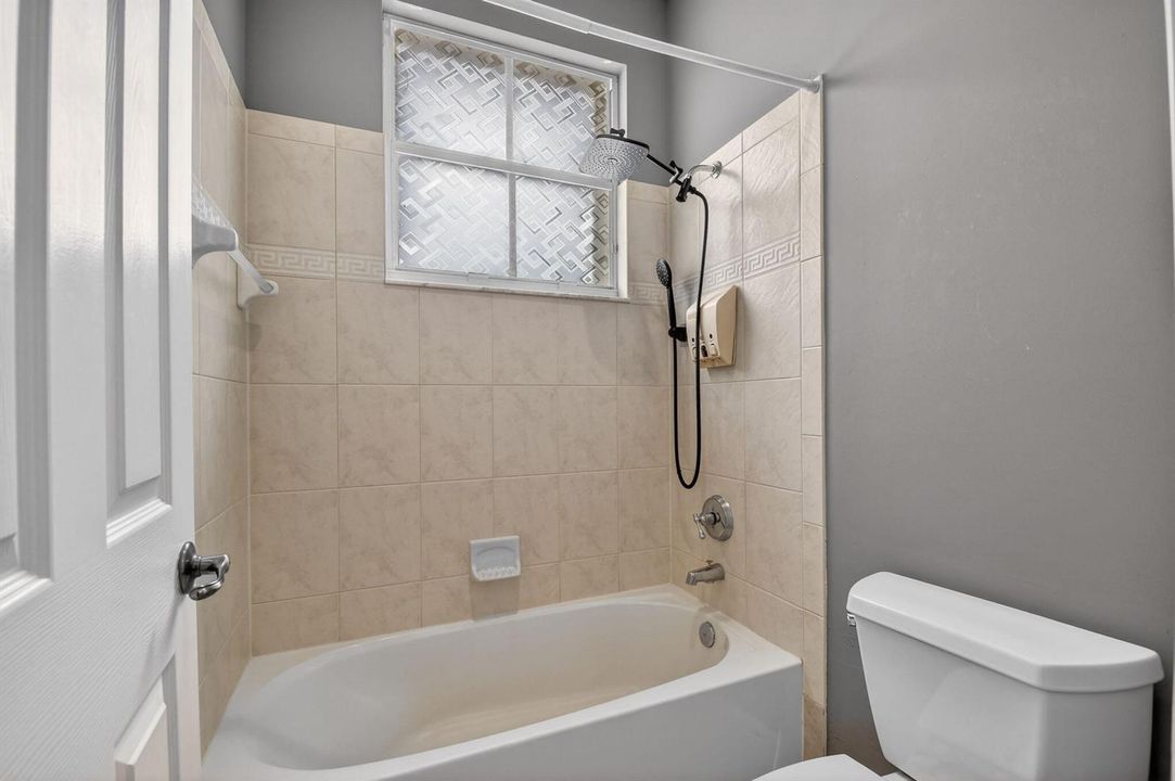 Bathroom3b
