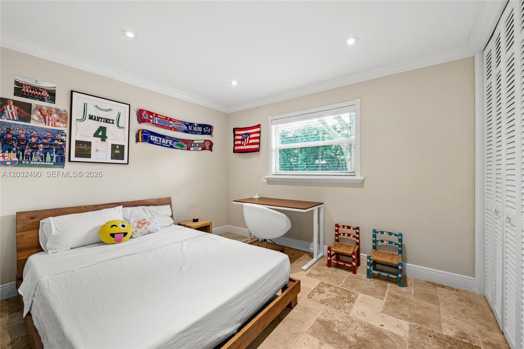 En Renta: $8,500 (4 camas, 2 baños, 2701 Pies cuadrados)