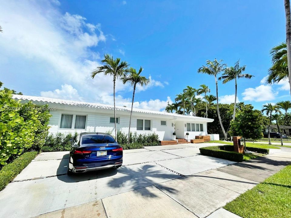 For Rent: $18,500 (4 beds, 4 baths, 2314 Square Feet)