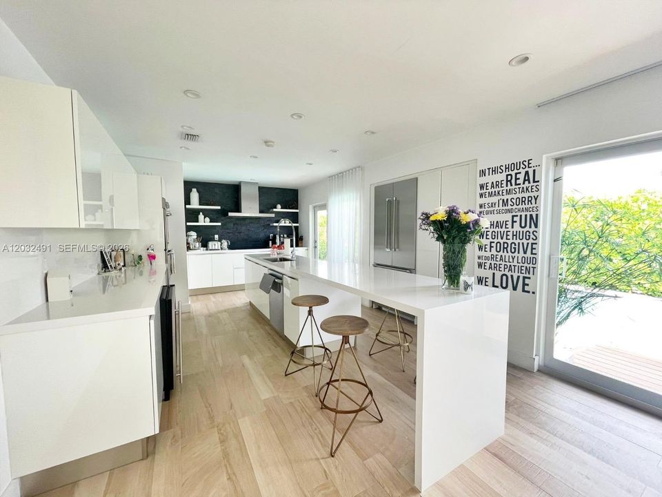 For Rent: $18,500 (4 beds, 4 baths, 2314 Square Feet)