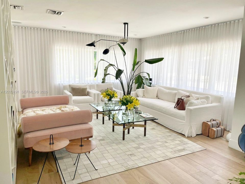 For Rent: $18,500 (4 beds, 4 baths, 2314 Square Feet)