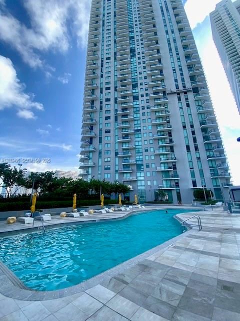For Sale: $481,000 (1 beds, 1 baths, 622 Square Feet)