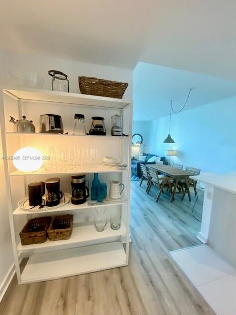 For Sale: $481,000 (1 beds, 1 baths, 622 Square Feet)
