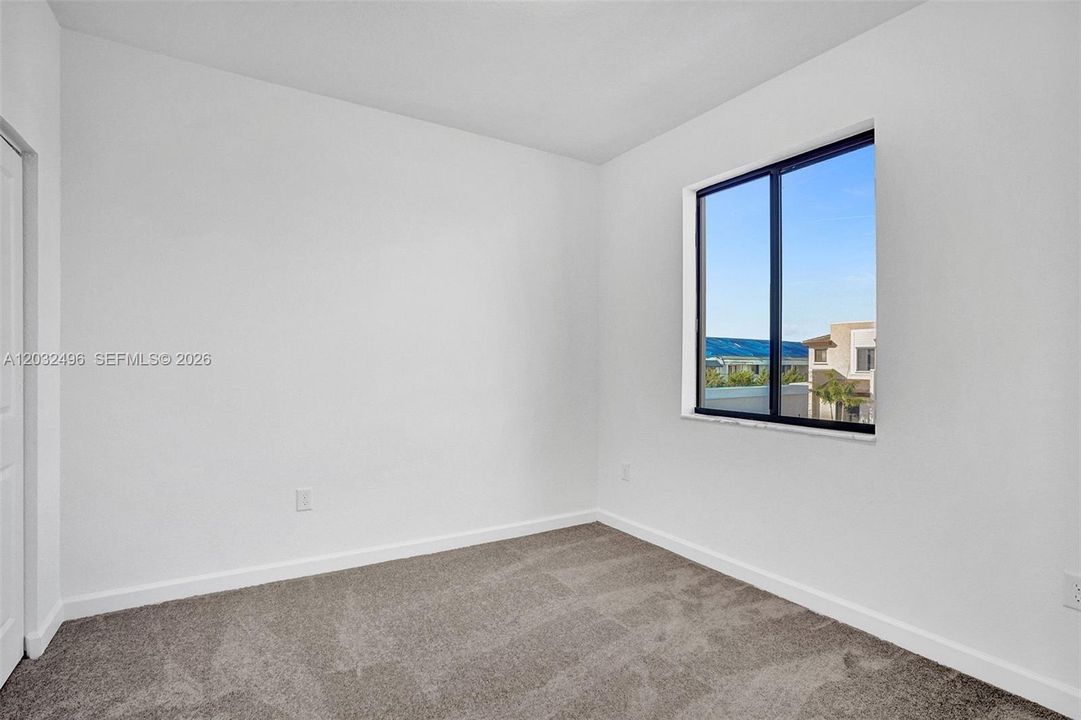 For Rent: $2,550 (3 beds, 2 baths, 1442 Square Feet)