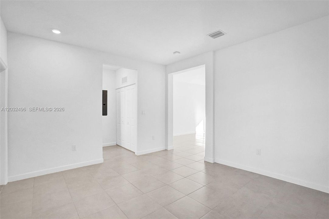 For Rent: $2,550 (3 beds, 2 baths, 1442 Square Feet)