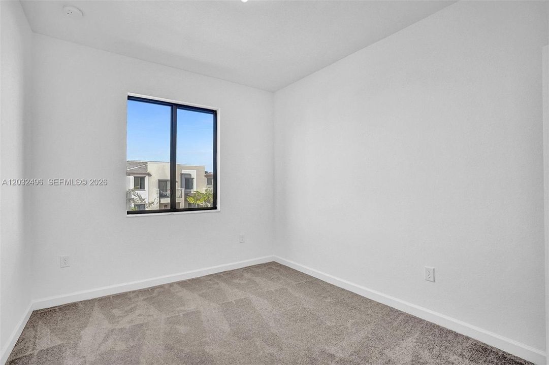 For Rent: $2,550 (3 beds, 2 baths, 1442 Square Feet)