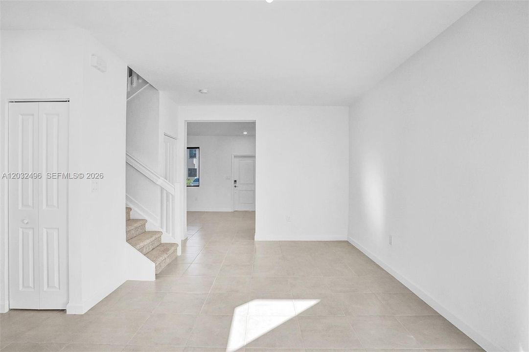 For Rent: $2,550 (3 beds, 2 baths, 1442 Square Feet)