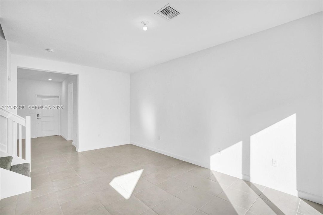 For Rent: $2,550 (3 beds, 2 baths, 1442 Square Feet)