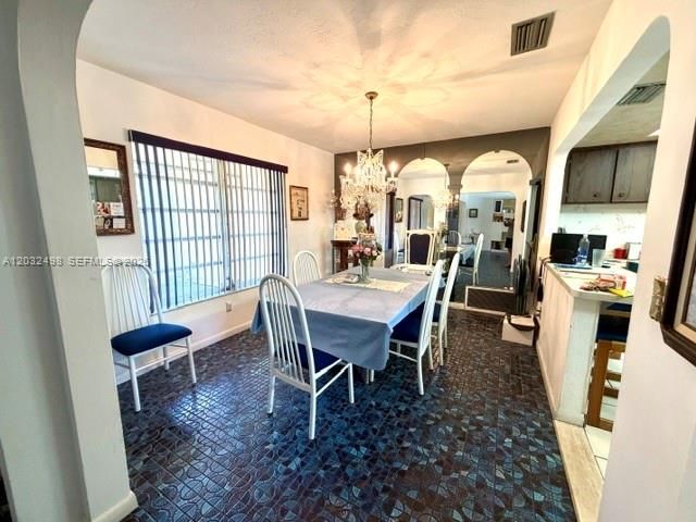For Sale: $685,000 (3 beds, 2 baths, 1844 Square Feet)