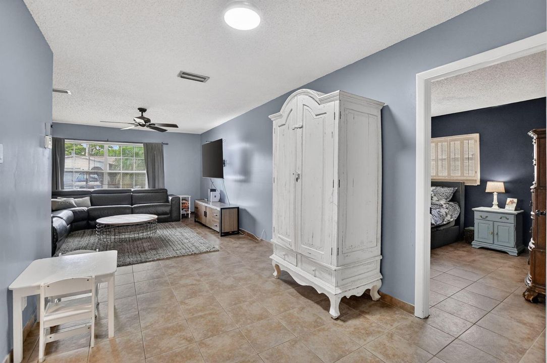 Possible dining room into living room