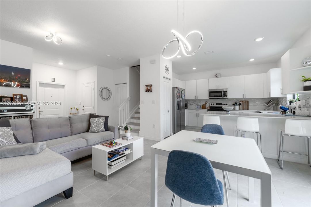 For Sale: $538,000 (3 beds, 2 baths, 1344 Square Feet)