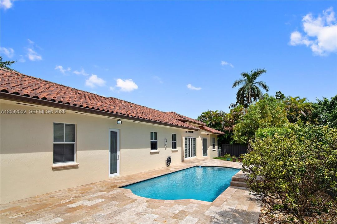 For Rent: $6,950 (4 beds, 3 baths, 2410 Square Feet)