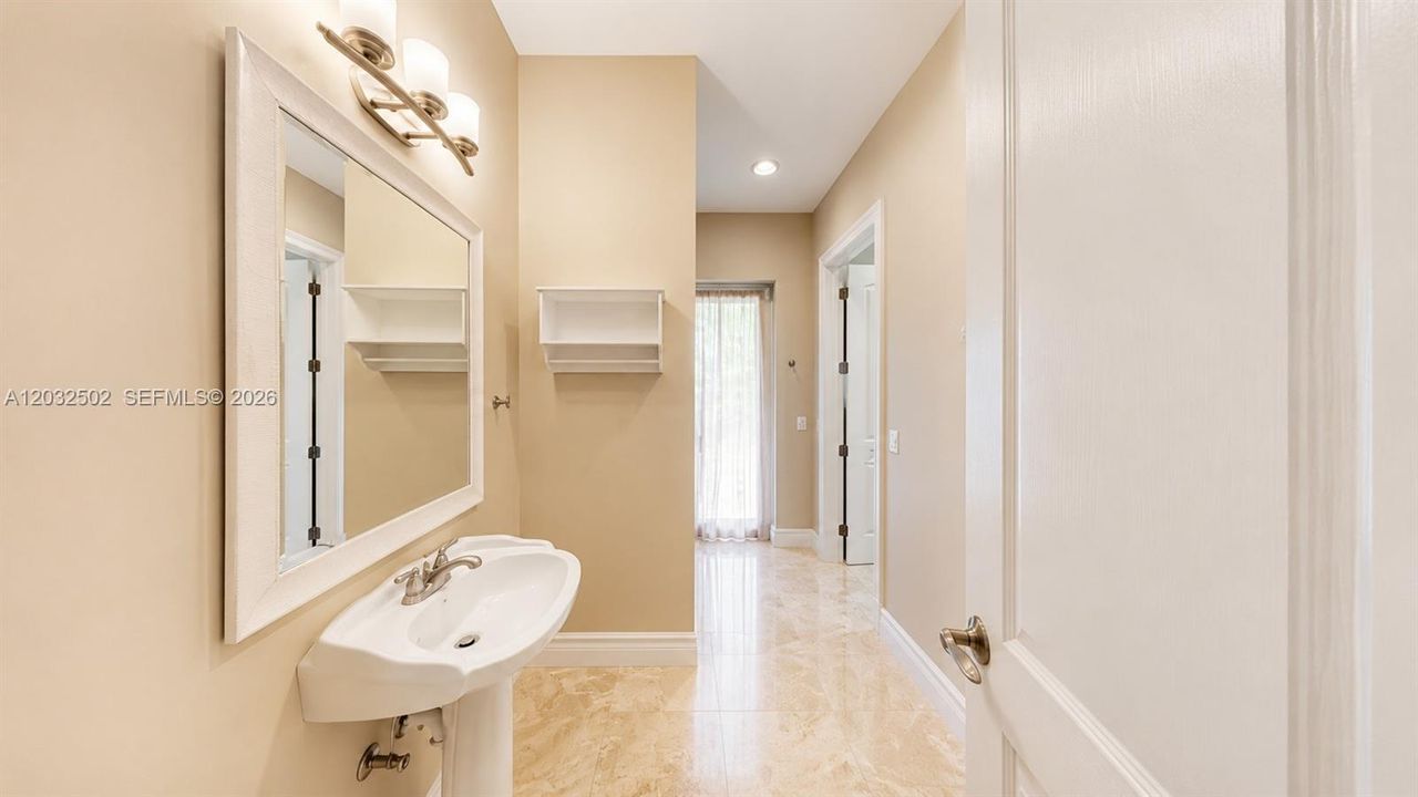 For Rent: $6,950 (4 beds, 3 baths, 2410 Square Feet)
