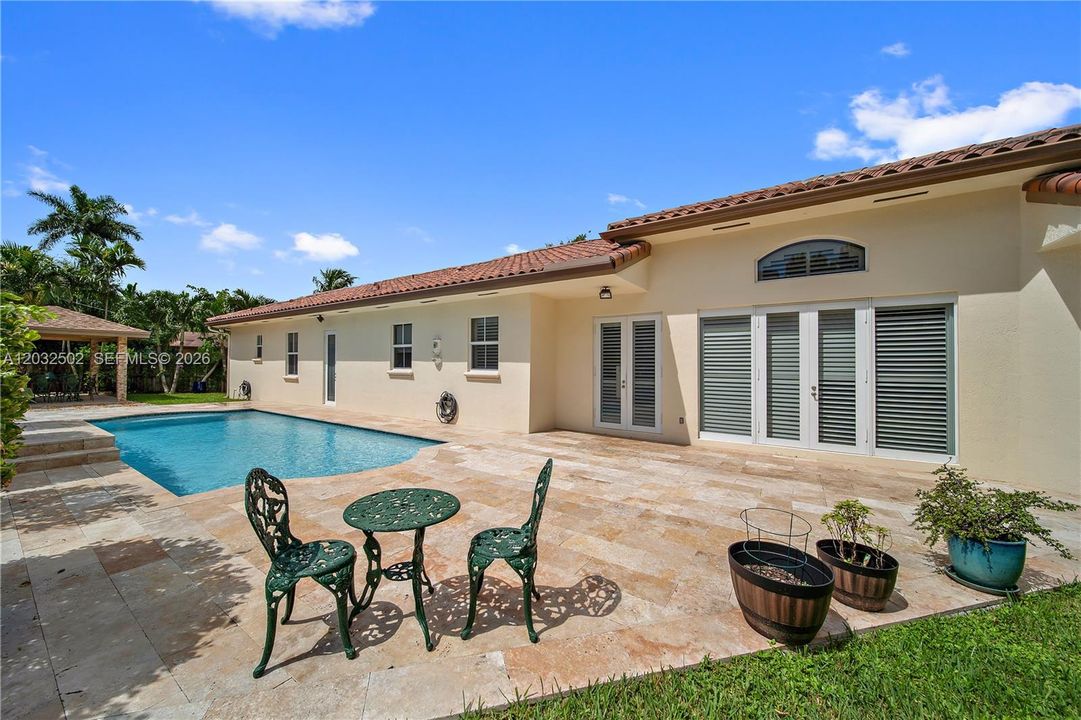 For Rent: $6,950 (4 beds, 3 baths, 2410 Square Feet)