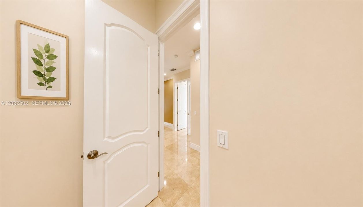 For Rent: $6,950 (4 beds, 3 baths, 2410 Square Feet)