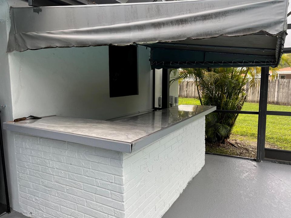 BAR ON PATIO