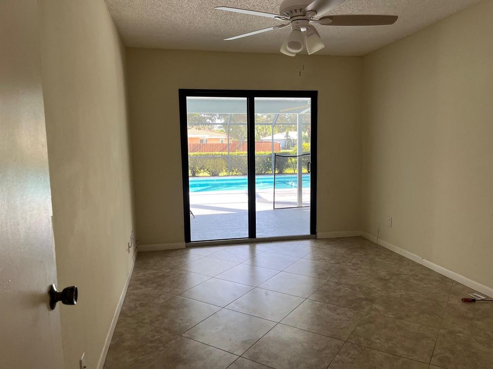 BACK BEDROOM