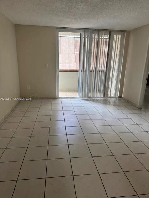 For Rent: $2,100 (2 beds, 2 baths, 960 Square Feet)