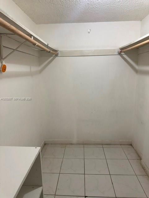 For Rent: $2,100 (2 beds, 2 baths, 960 Square Feet)