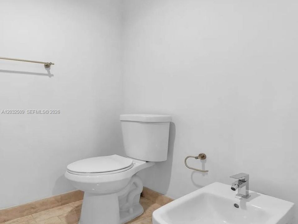 For Sale: $785,000 (2 beds, 2 baths, 1398 Square Feet)