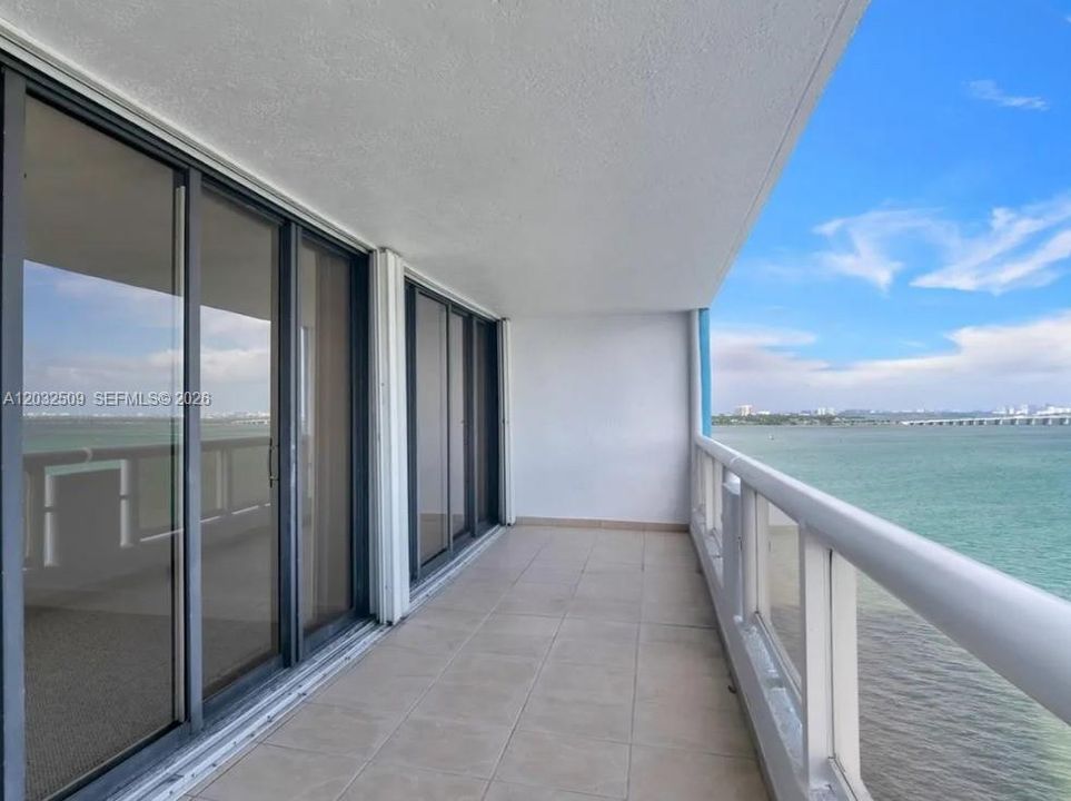 For Sale: $785,000 (2 beds, 2 baths, 1398 Square Feet)
