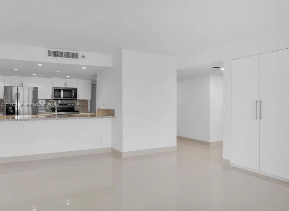 For Sale: $785,000 (2 beds, 2 baths, 1398 Square Feet)